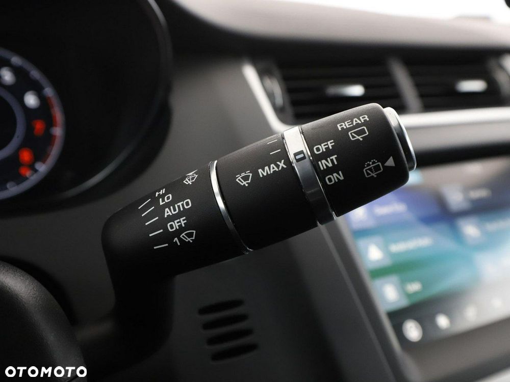 Jaguar E-Pace P200 AWD R-Dynamic HSE - 36