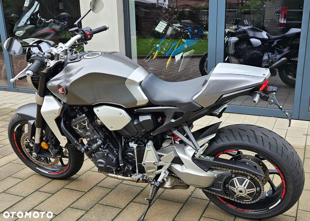 Honda CB - 23