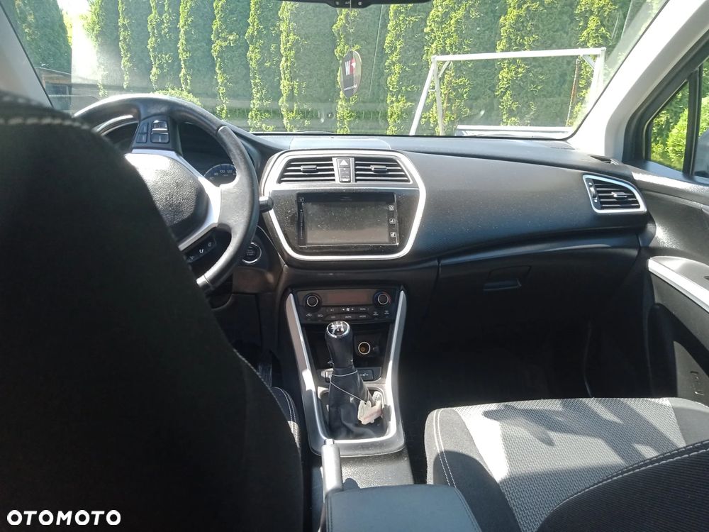 Suzuki SX4 1.6 Comfort Plus - 12