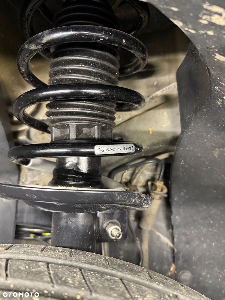 Peugeot 207 CC 150 THP Roland Garros - 33