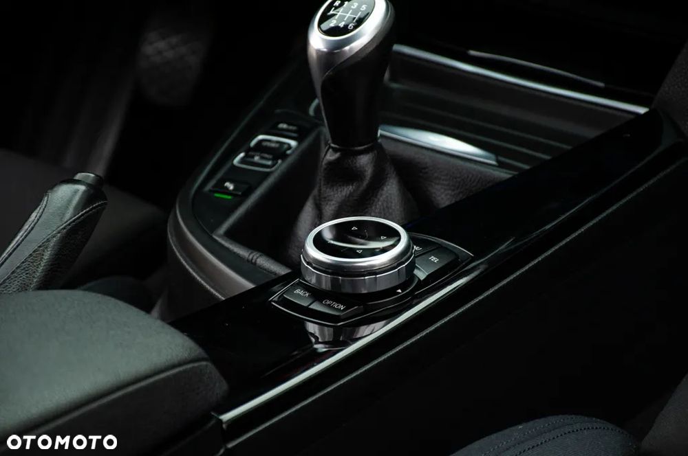 BMW Seria 3 316d Sport Line - 25