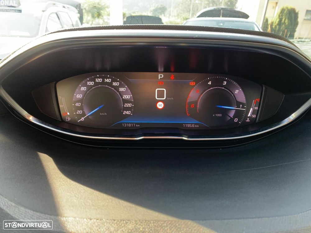 Peugeot 3008 1.5 BlueHDi Allure EAT8 - 19