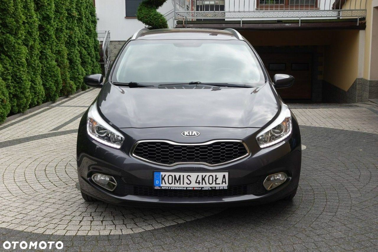 Kia Ceed - 12