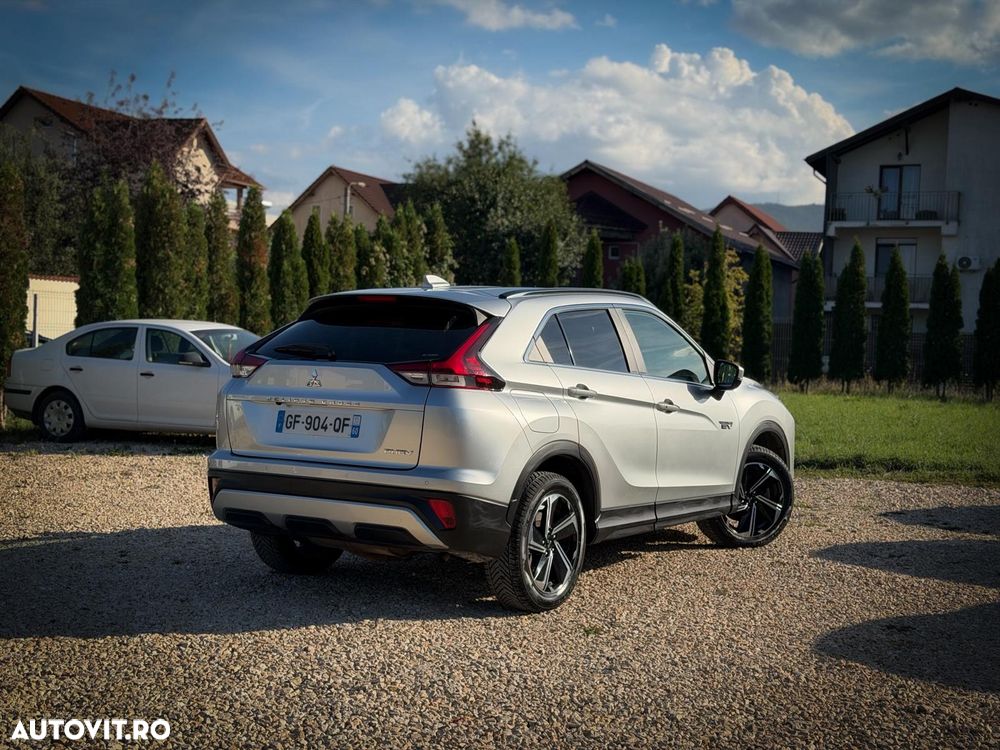 Mitsubishi Eclipse-Cross PHEV Intense+ Black - 4