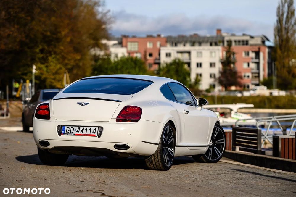 Bentley Continental GT - 16