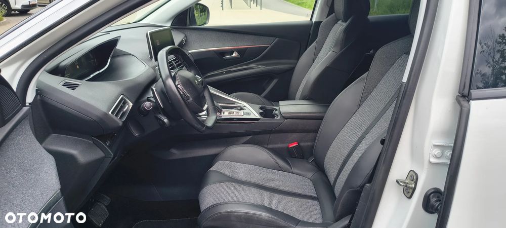 Peugeot 3008 1.2 PureTech Allure S&S EAT6 - 8