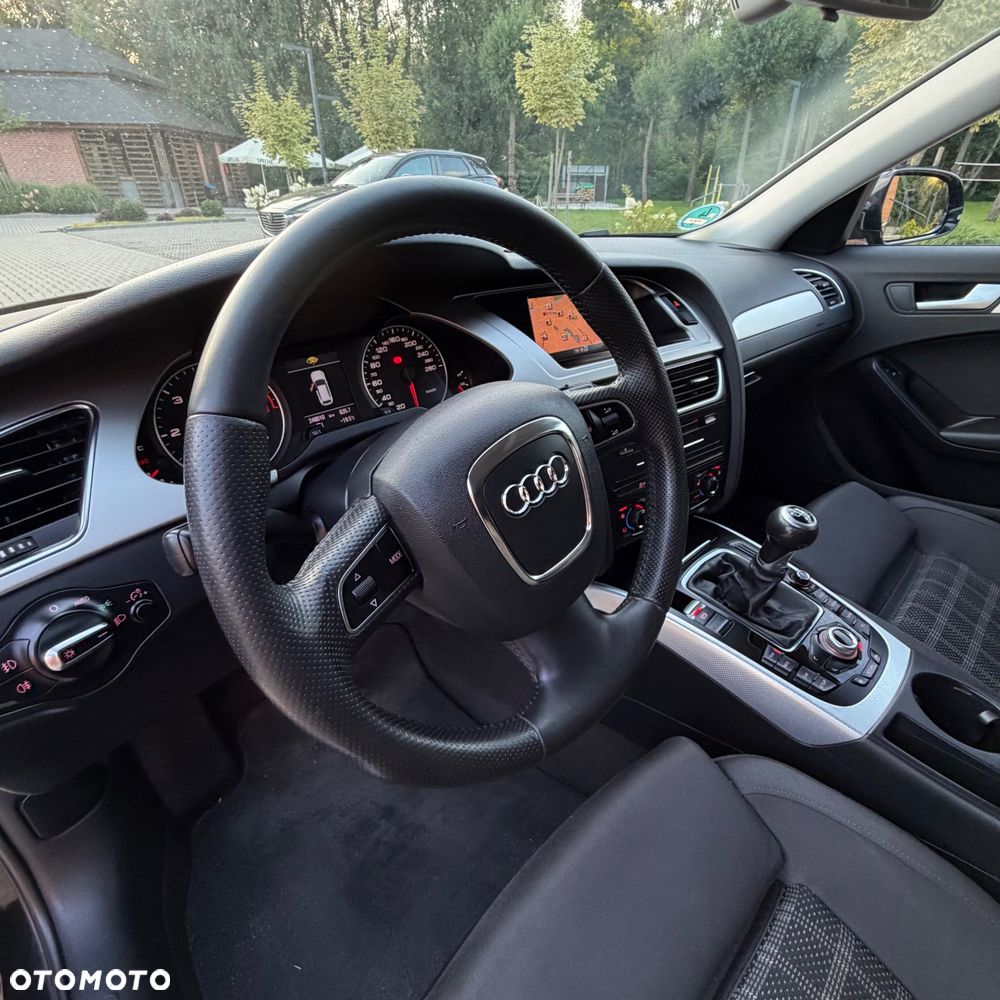 Audi A4 Avant 2.0 TDI DPF Ambiente - 22