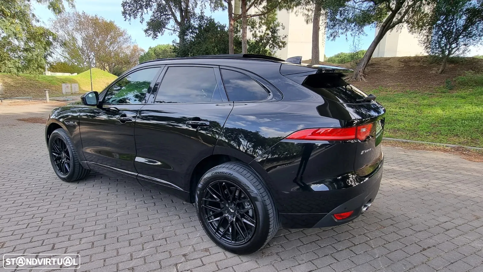 Jaguar F-Pace 2.0 i4D R-Sport - 12