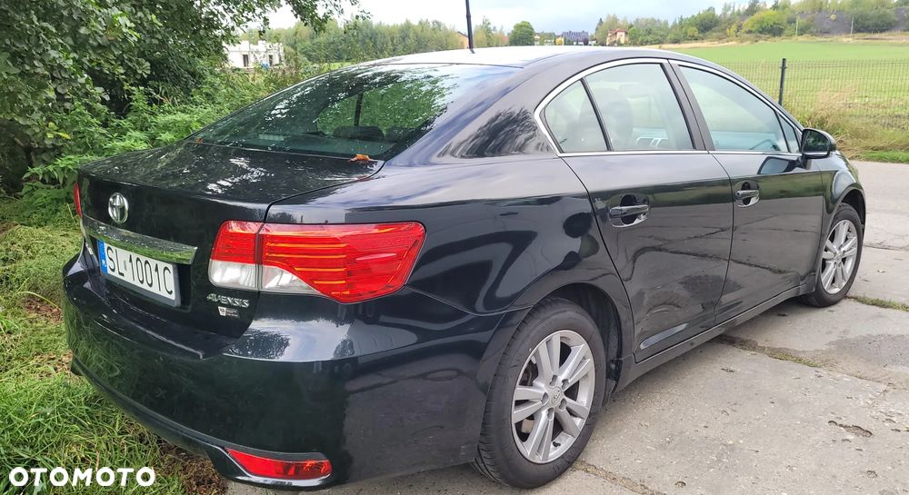 Toyota Avensis - 6