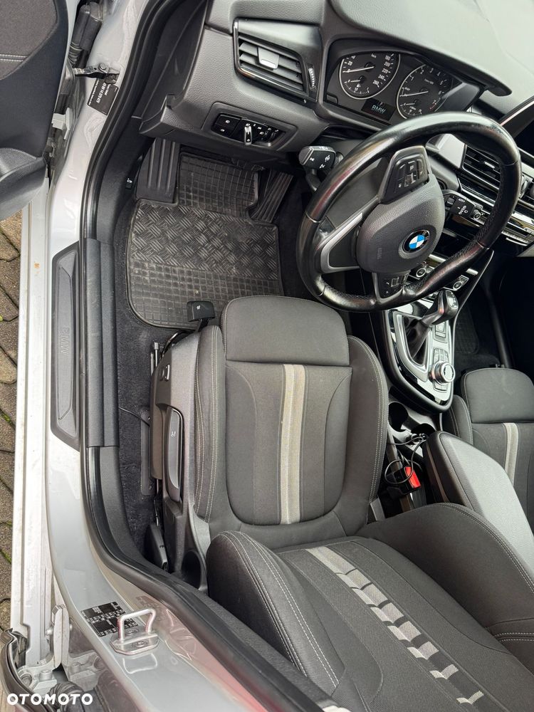 BMW Seria 2 218i - 11