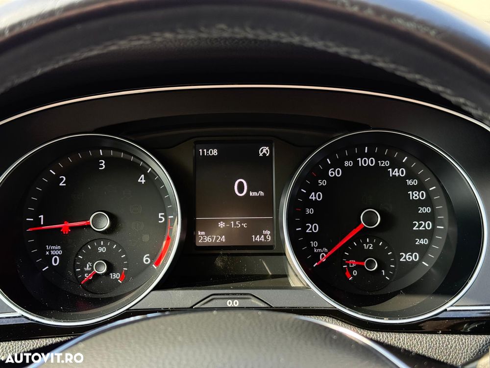 Volkswagen Passat 2.0 TDI SCR Comfortline - 22