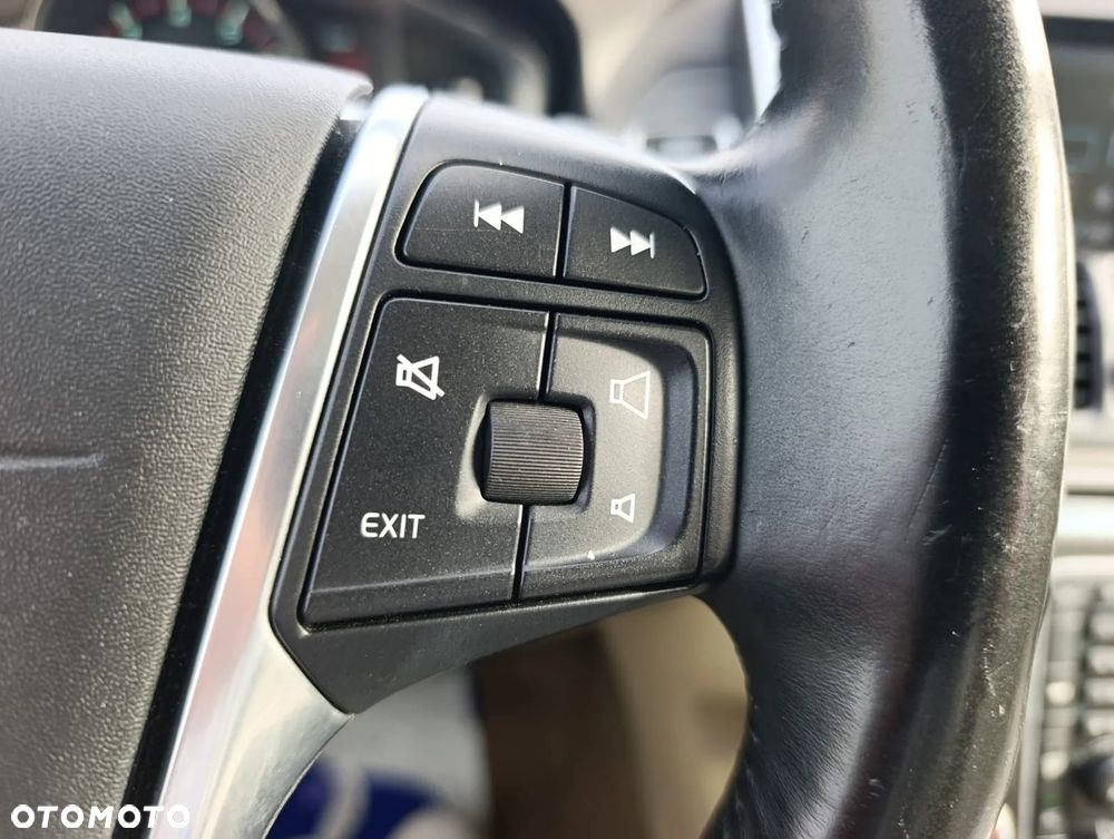 Volvo XC 60 T6 AWD Edition Pro - 21