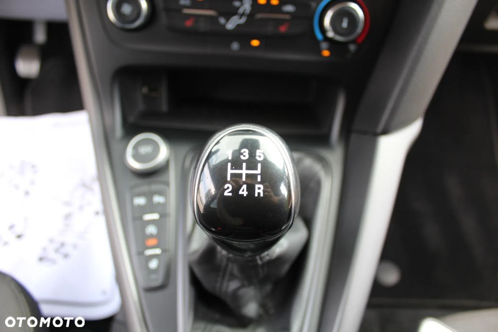 Ford Focus 1.0 EcoBoost 99g Titanium - 28