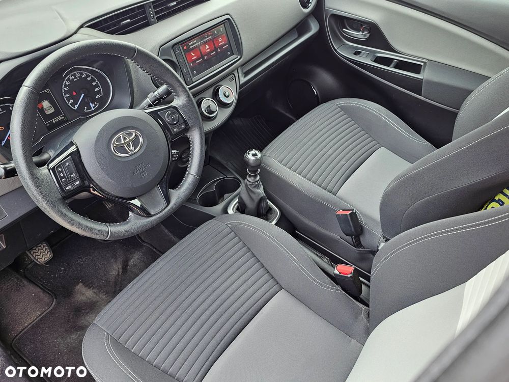 Toyota Yaris 1.5 Active - 11
