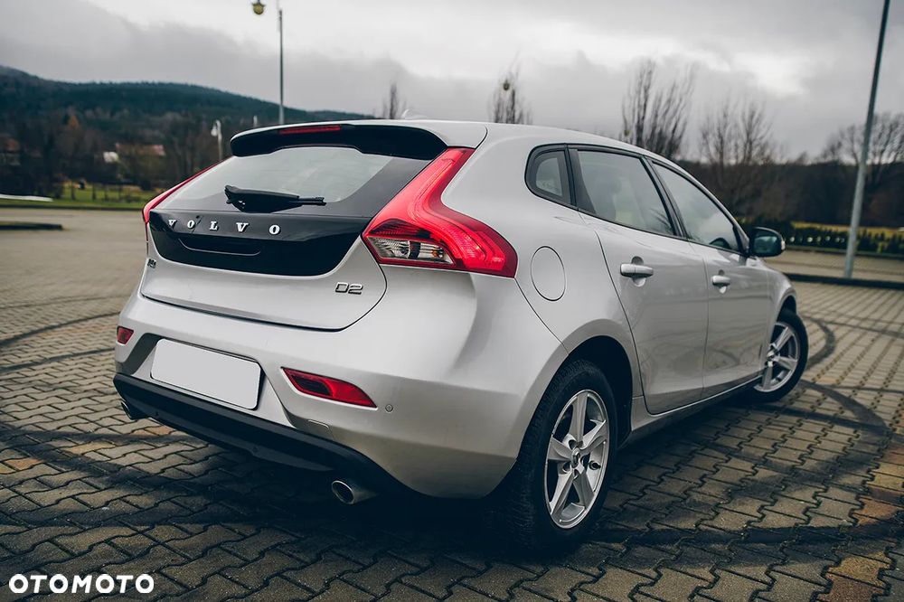 Volvo V40 D2 Drive-E Momentum - 12