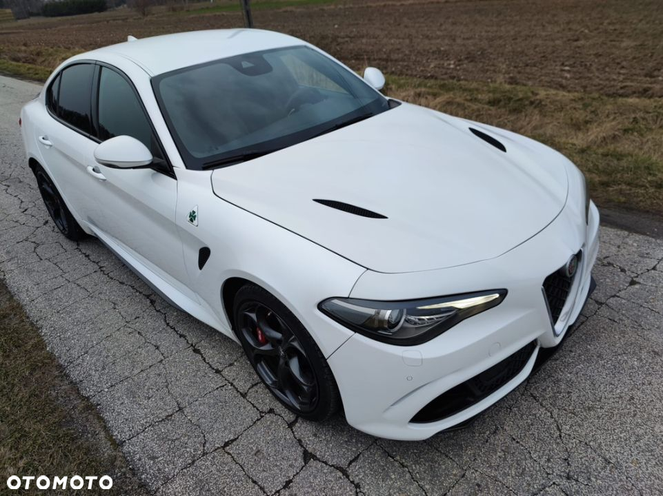 Alfa Romeo Giulia 2.9 V6 Bi-Turbo AT8 Quadrifoglio - 2