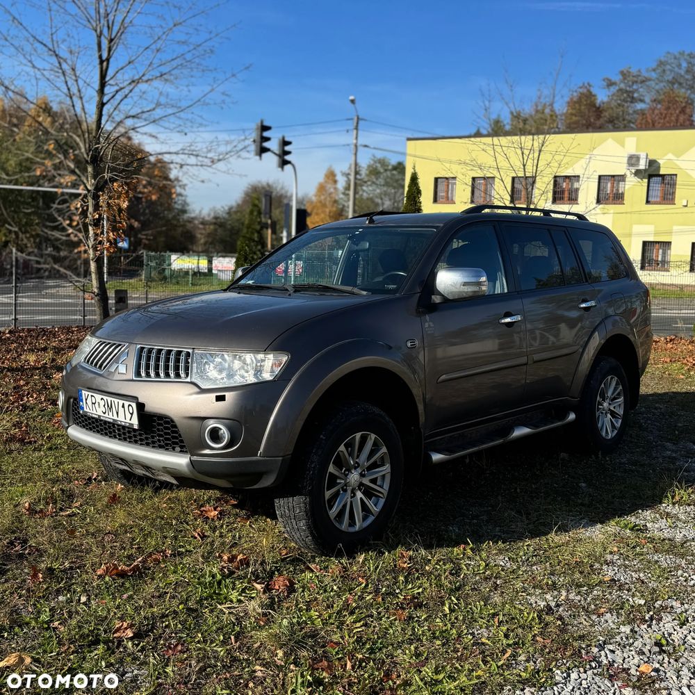 Mitsubishi Pajero Sport 2.5 DID Intense + - 5