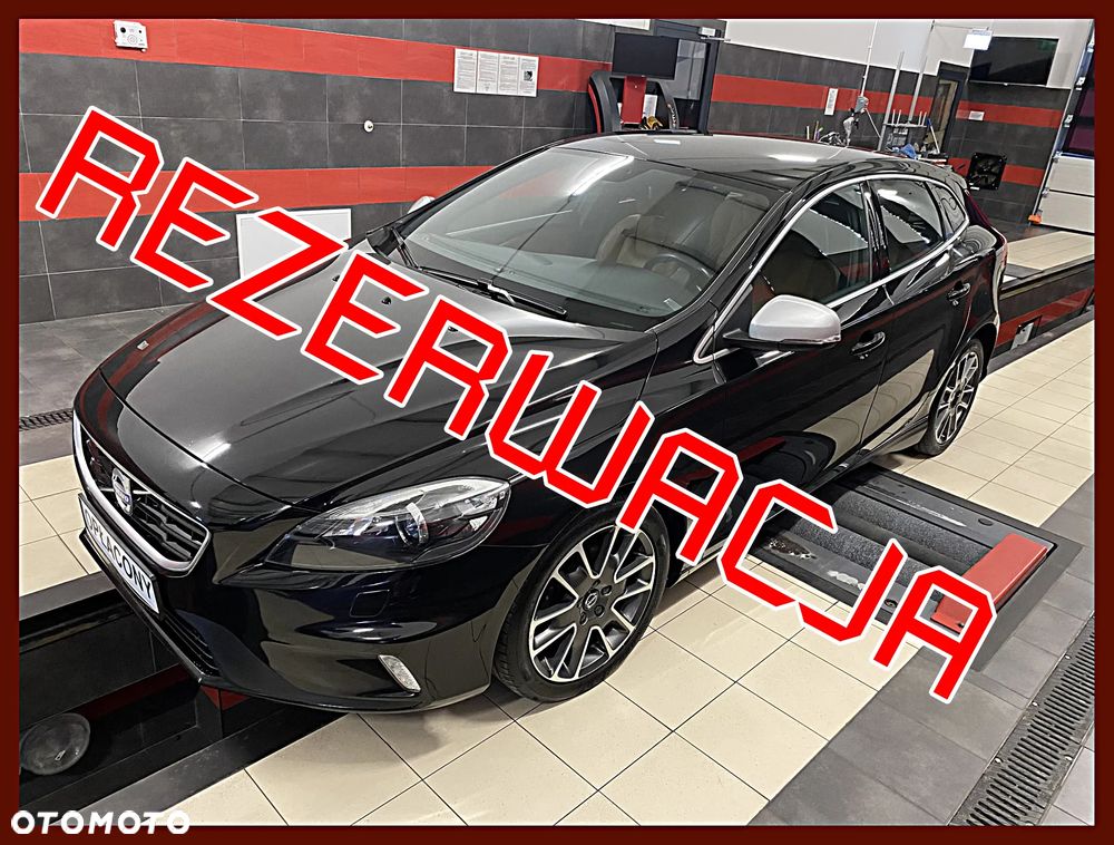 Volvo V40 D2 Drive-E R-Design Momentum - 1