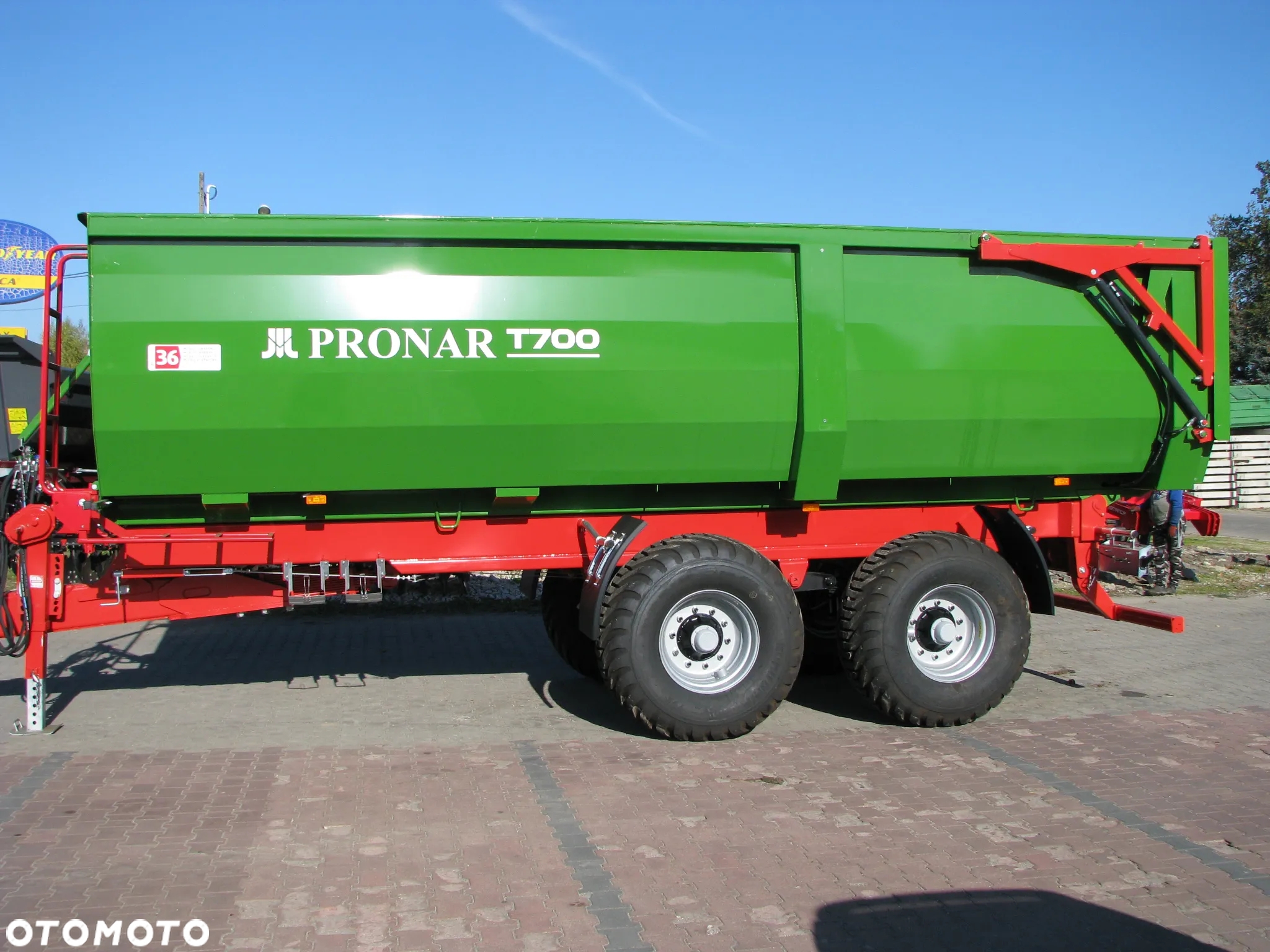 Pronar Przyczepa skorupowa  T700 tandem z osią skrętną - 2