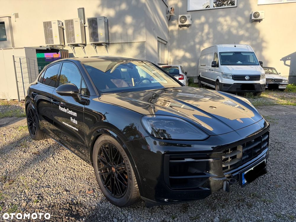Porsche Cayenne - 1