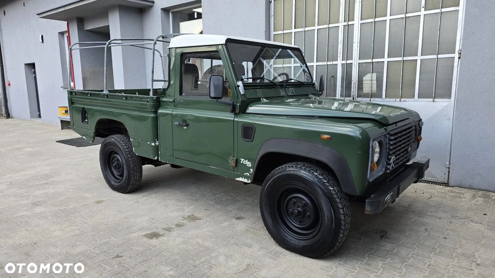 Land Rover Defender - 24