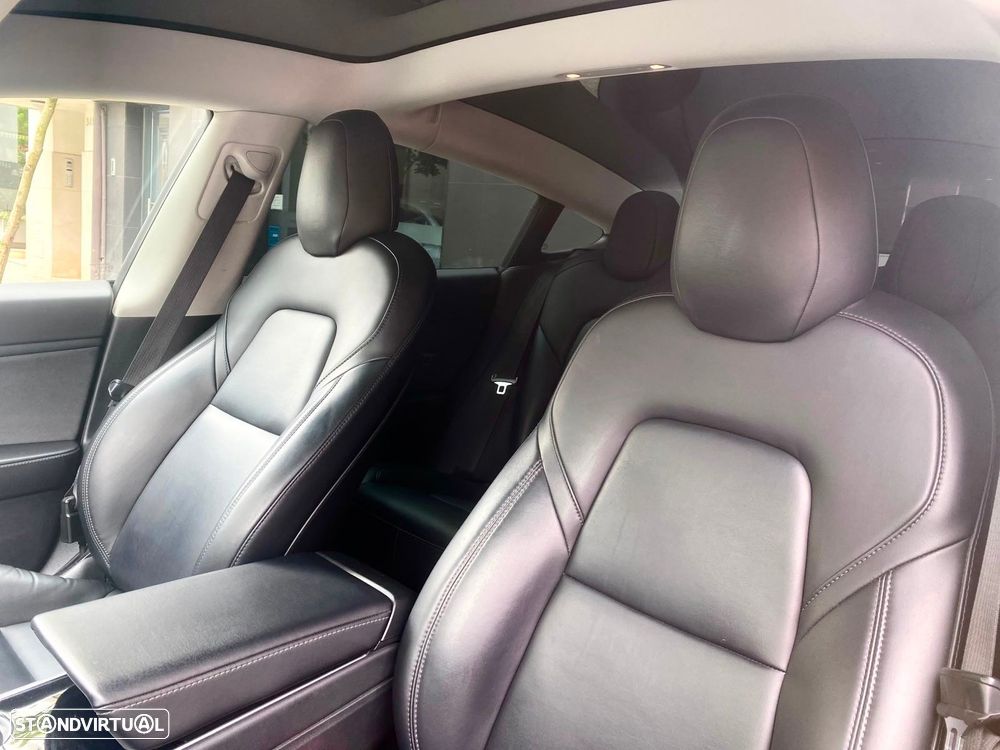 Tesla Model 3 - 11