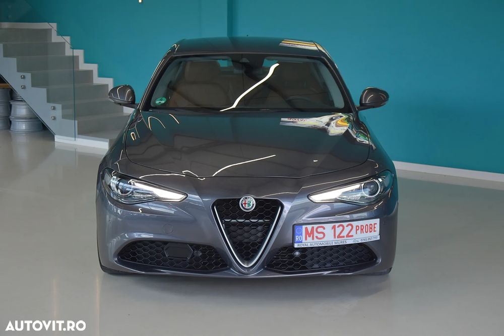 Alfa Romeo Giulia 2.2 JTDM Super - 10