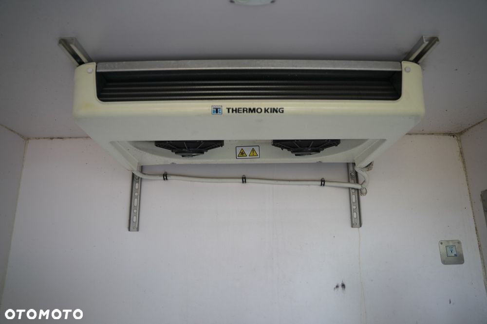 Iveco DAILY 70-150 / CHŁODNIA / AGREGAT THERMO KING V -300 MAX / BLIŹNIAK / WINDA DHOLLANDIA / AUTOMAT / 3 MIEJSCA - 24