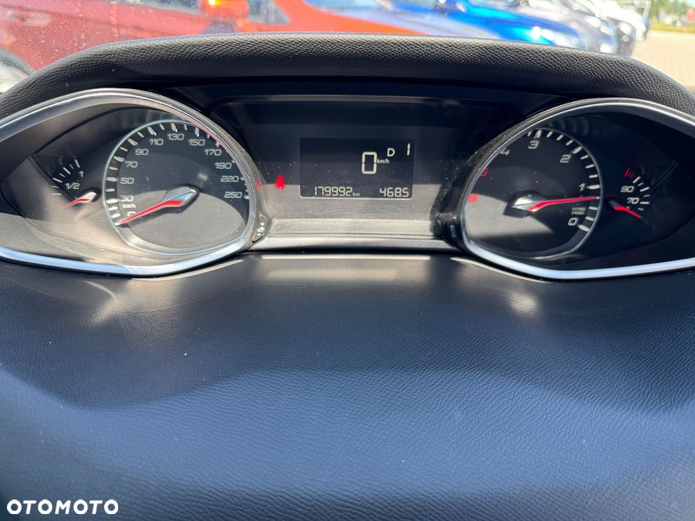 Peugeot 308 SW e-HDi FAP 115 Stop&Start EGS6 Allure - 18