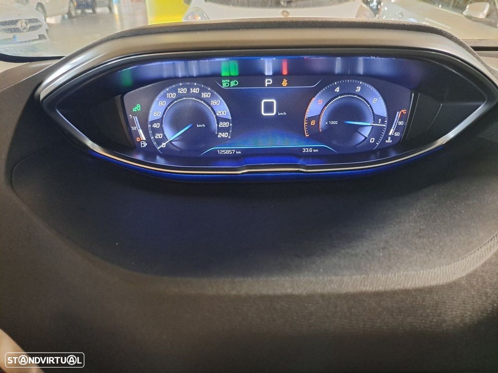 Peugeot 3008 1.5 BlueHDi Allure EAT8 - 12