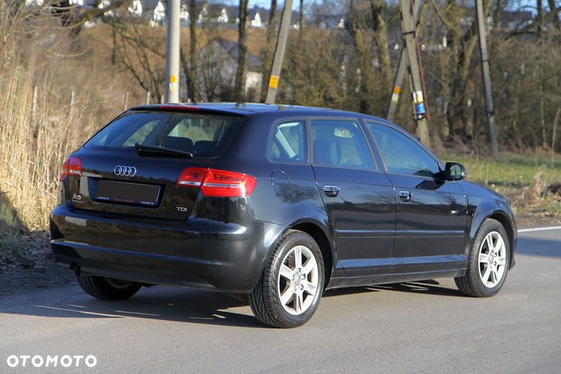 Audi A3 Sportback - 2