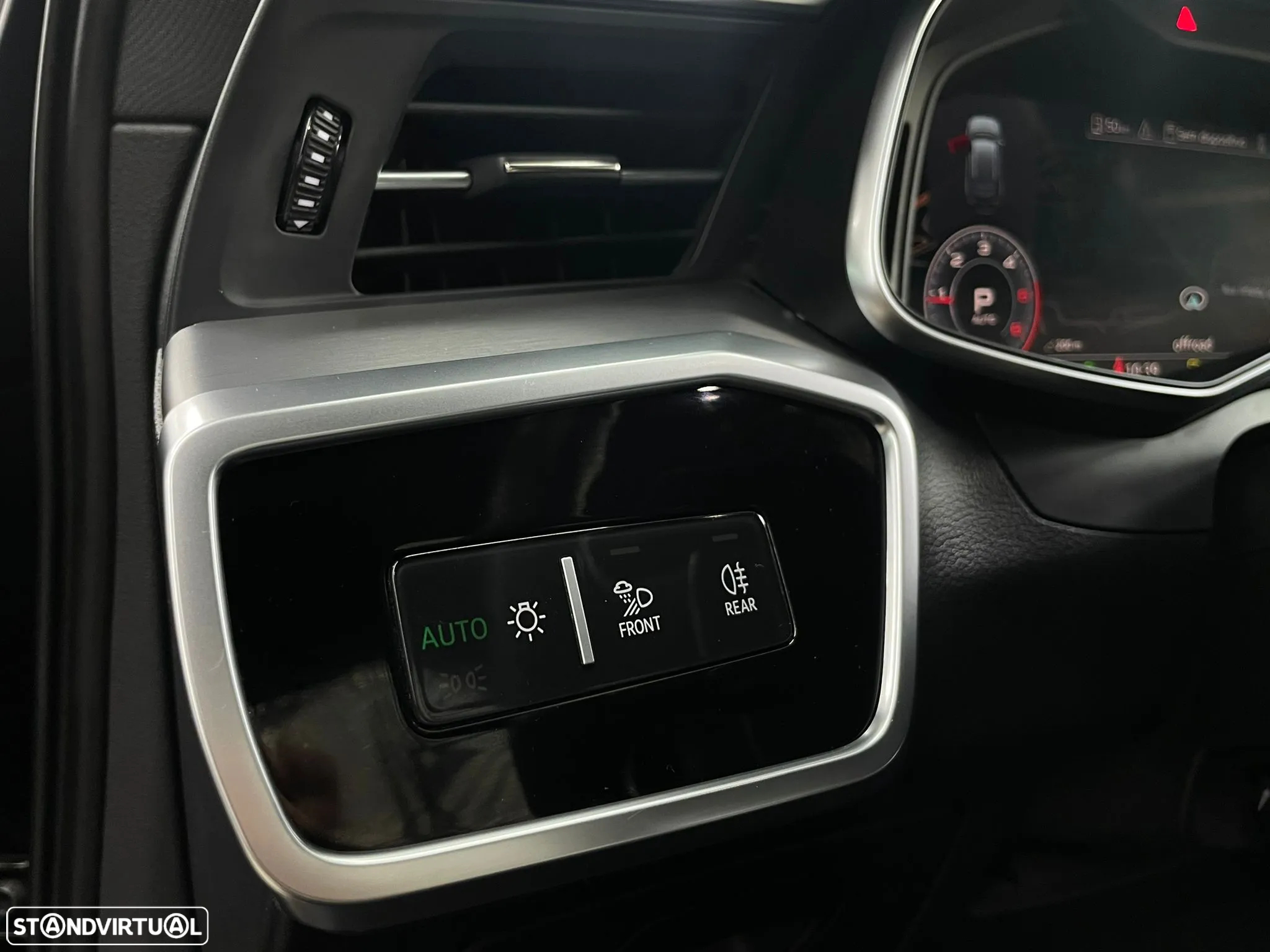 Audi A6 Avant 40 TDI quattro S tronic S line - 35