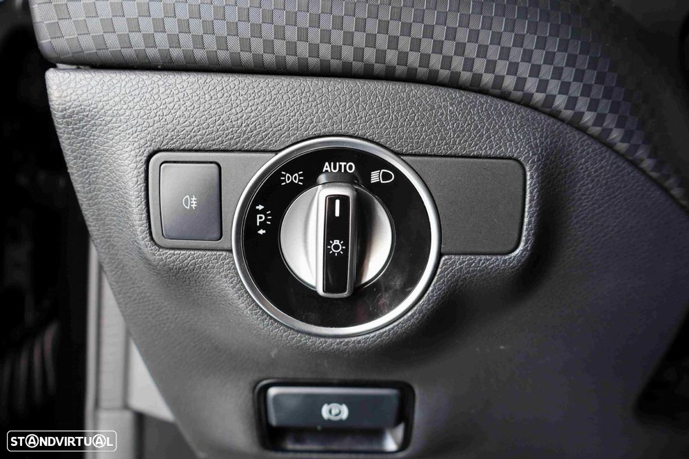 Mercedes-Benz A 180 d Urban - 14