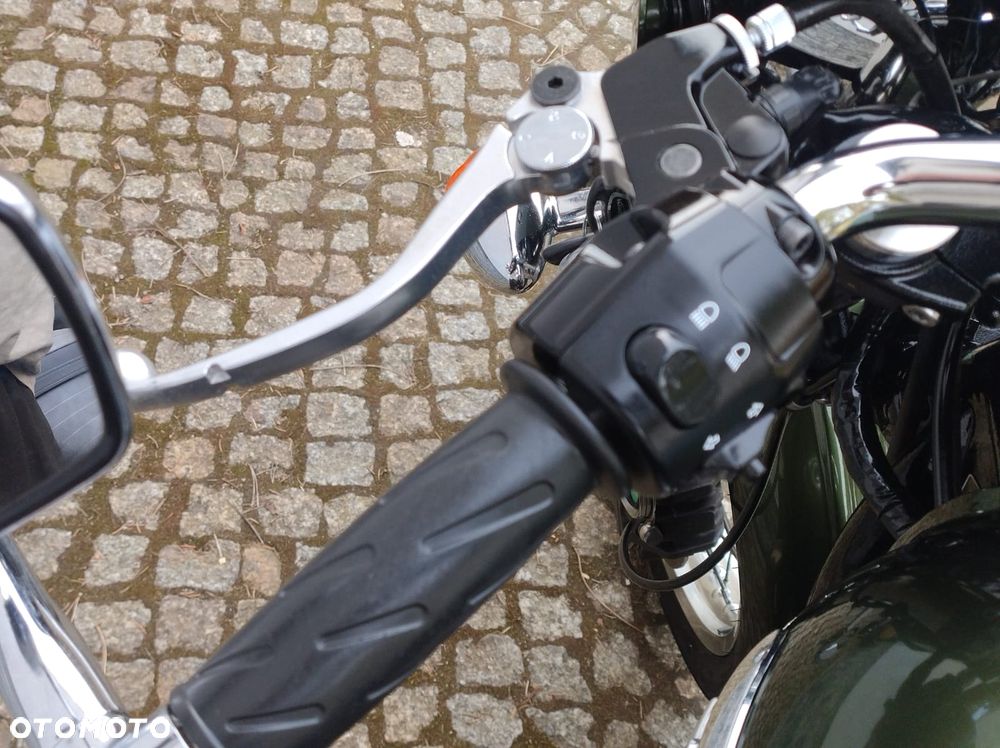 Triumph Thruxton - 25