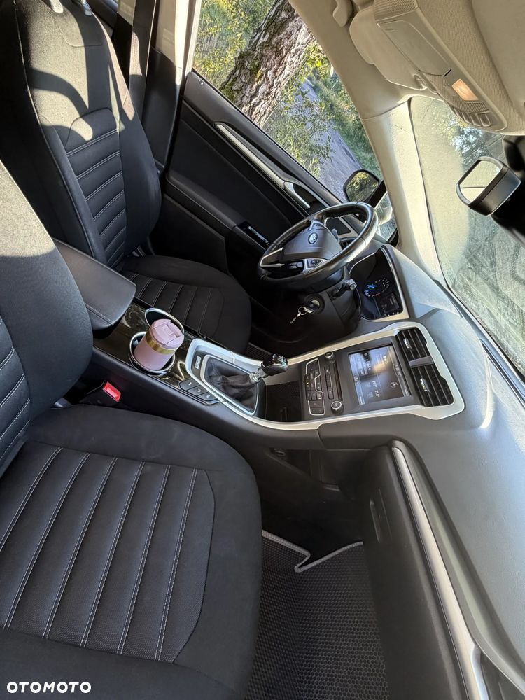 Ford Mondeo - 29