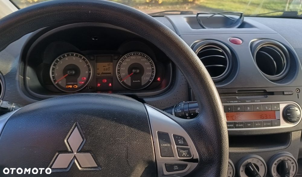Mitsubishi Colt - 8