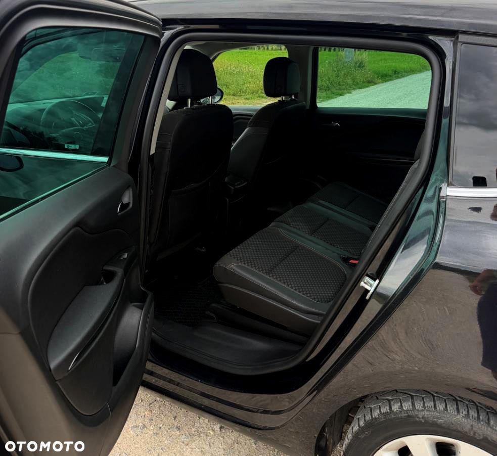 2015 Opel Zafira 2.0 CDTI Cosmo S&S, photograph 10