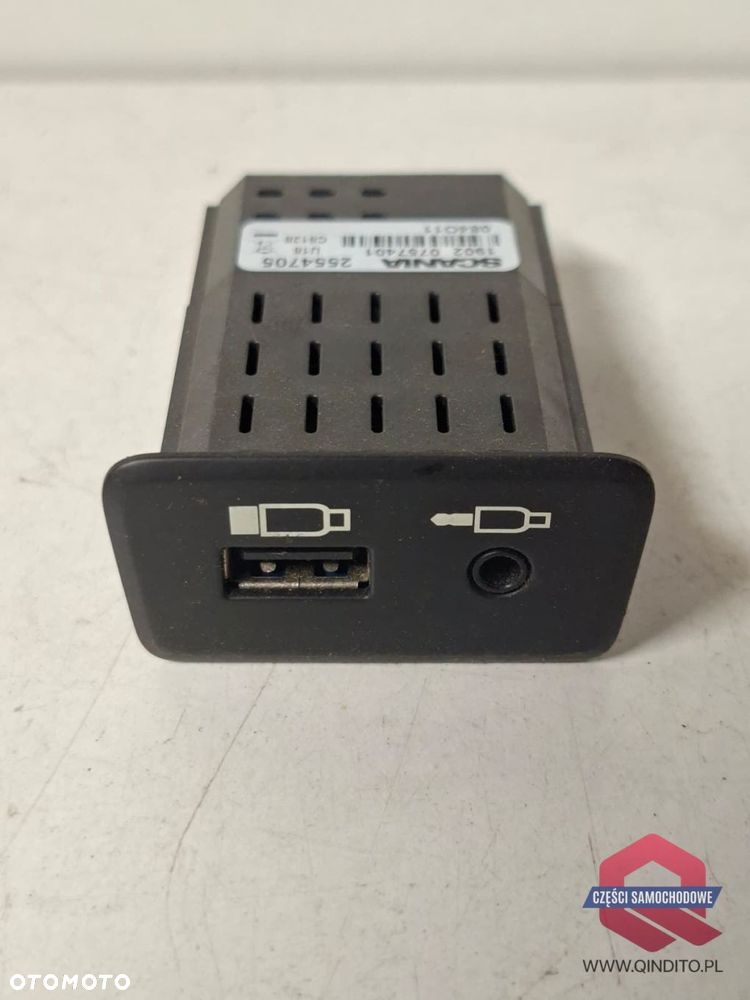 GNIAZDO PORT AUX USB SCANIA R S NTG - 2