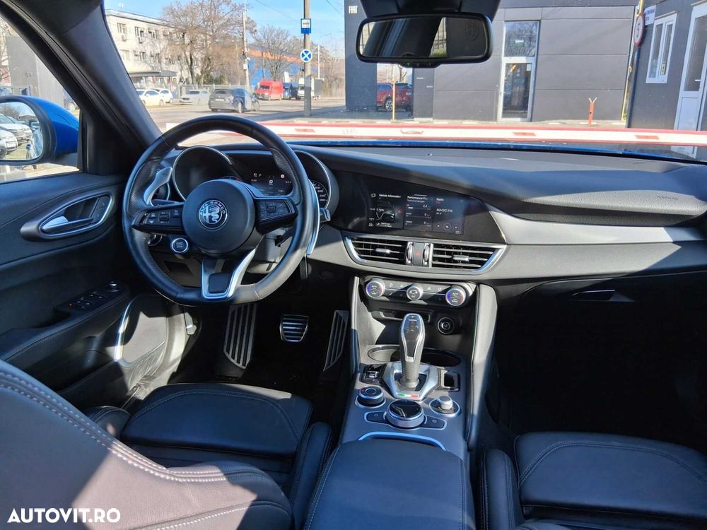 Alfa Romeo Giulia - 9