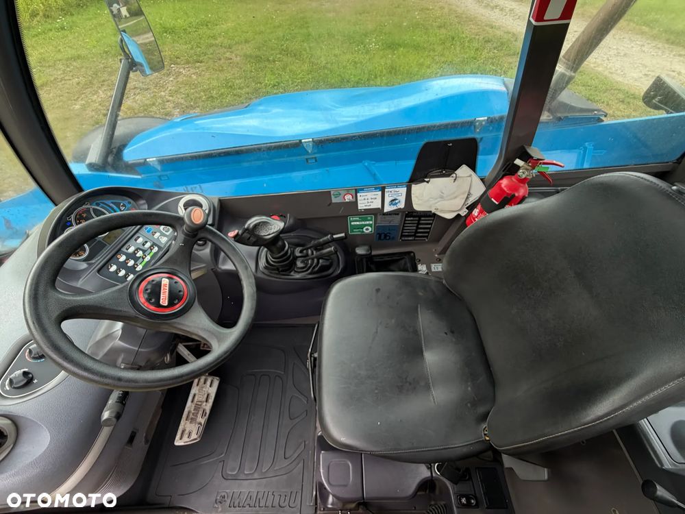 Manitou MT1440. Ładowarka Teleskopowa 14 metrów wysuw! UDŹWIG 4 TONY! Przebieg 2900 mtg. Maszyna jak Nowa z SALONU. 2017 rok. z Norwegii z Gospodarstwa rolnego! Silnik PERKINS Turbo 110 km. Aktualne Serwisy w Dekra. Nowy Model sterowane wszystko z 1 dżojstika. Ani deka luzów czy wycieku. OKAZJA! Jazda REWERS + 4 biegi. Skręt 3 tryby. Wyjście Hydrauliczne na maszcie, Poziomowanie ośi stabilizatory! Wyjścia Hydrauliczne na maszt! Okazja Ani deka luzów i wycieków. Wersja Norweska. Wielka Okazja - 8