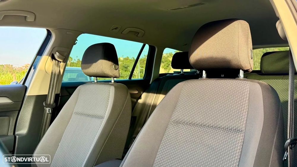 VW Passat Variant 1.6 TDI Confortline Navig - 17