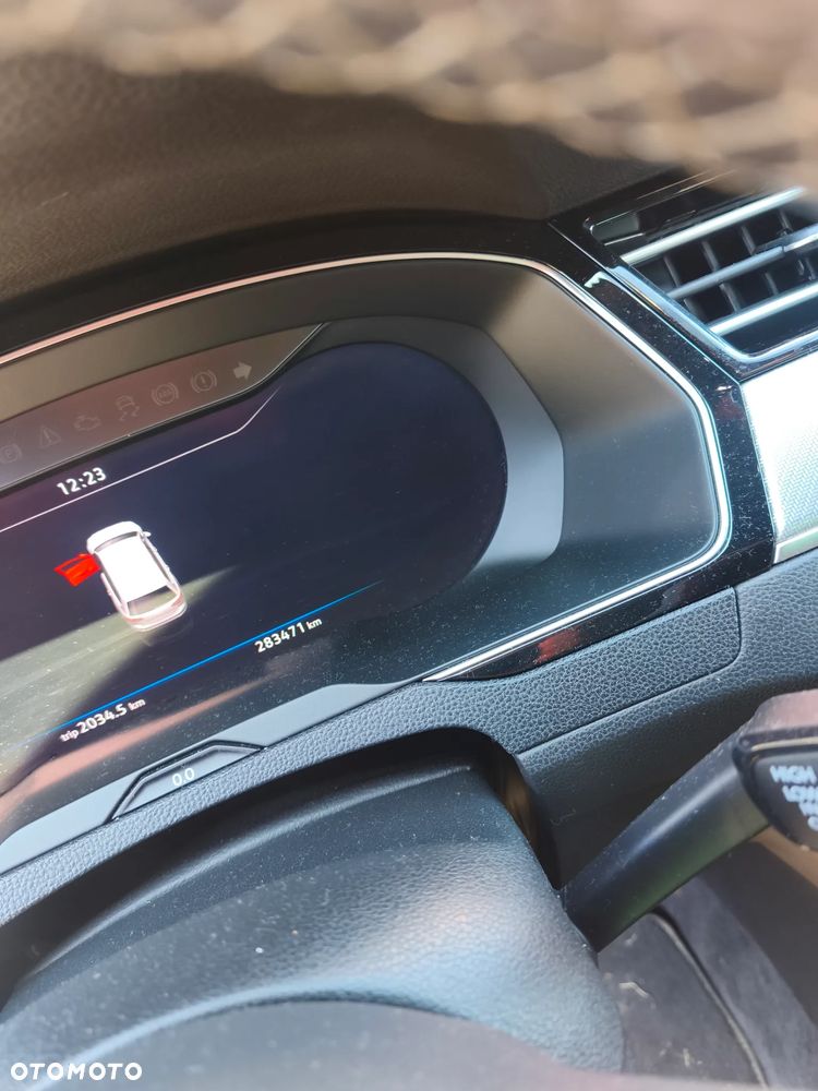 Volkswagen Passat 2.0 TDI SCR DSG - 24