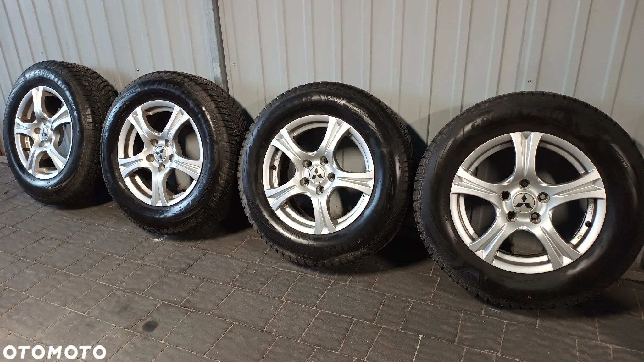 Mitsubishi Outlander 2.4 4WD CVT Instyle - 13
