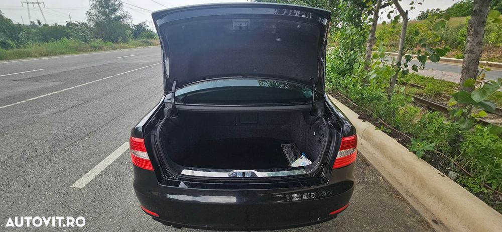 Skoda Superb 2.0 TDI 4X4 Elegance - 12
