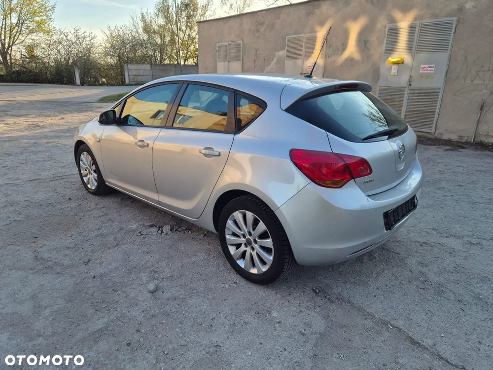 Opel Astra 1.7 CDTI DPF Design Edition - 8