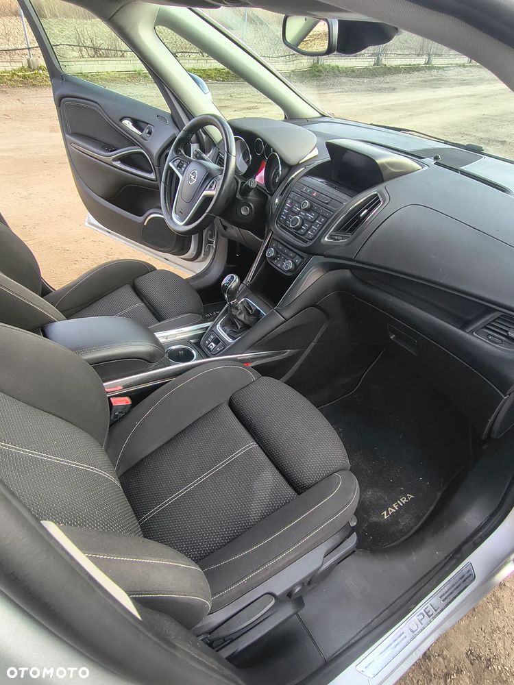 Opel Zafira - 11
