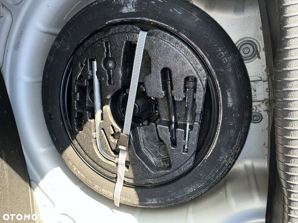 Volkswagen Golf 1.6 Comfortline - 23