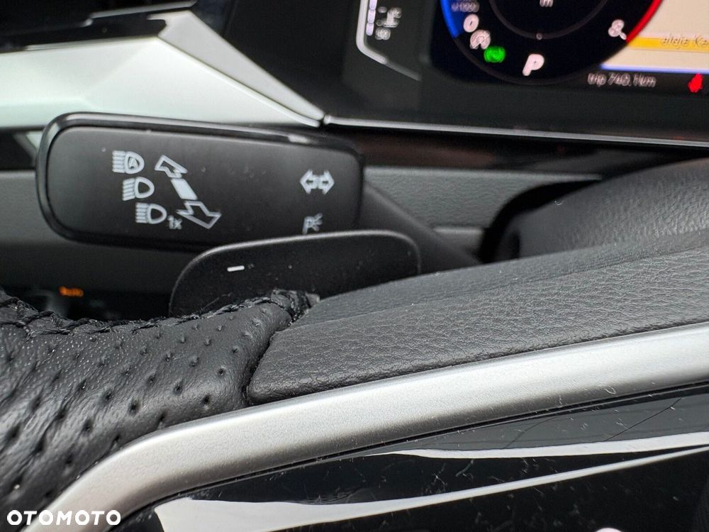 Volkswagen Arteon 2.0 TSI R-Line DSG - 27