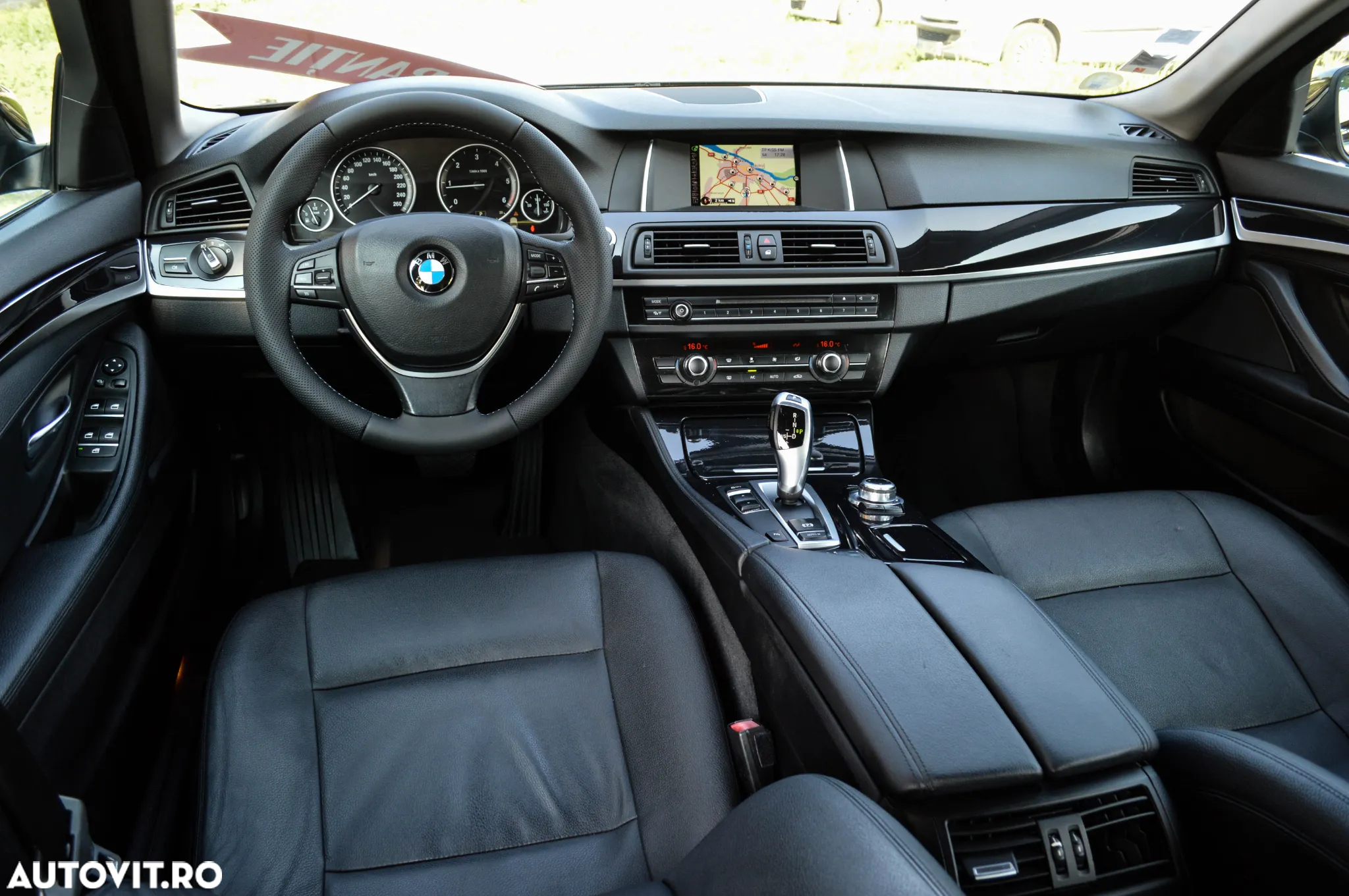 BMW Seria 5 520d Aut. - 33