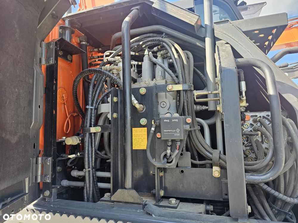 Hitachi ZX140W-3 - 18